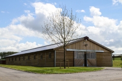 thornets-wood-yearling-barn